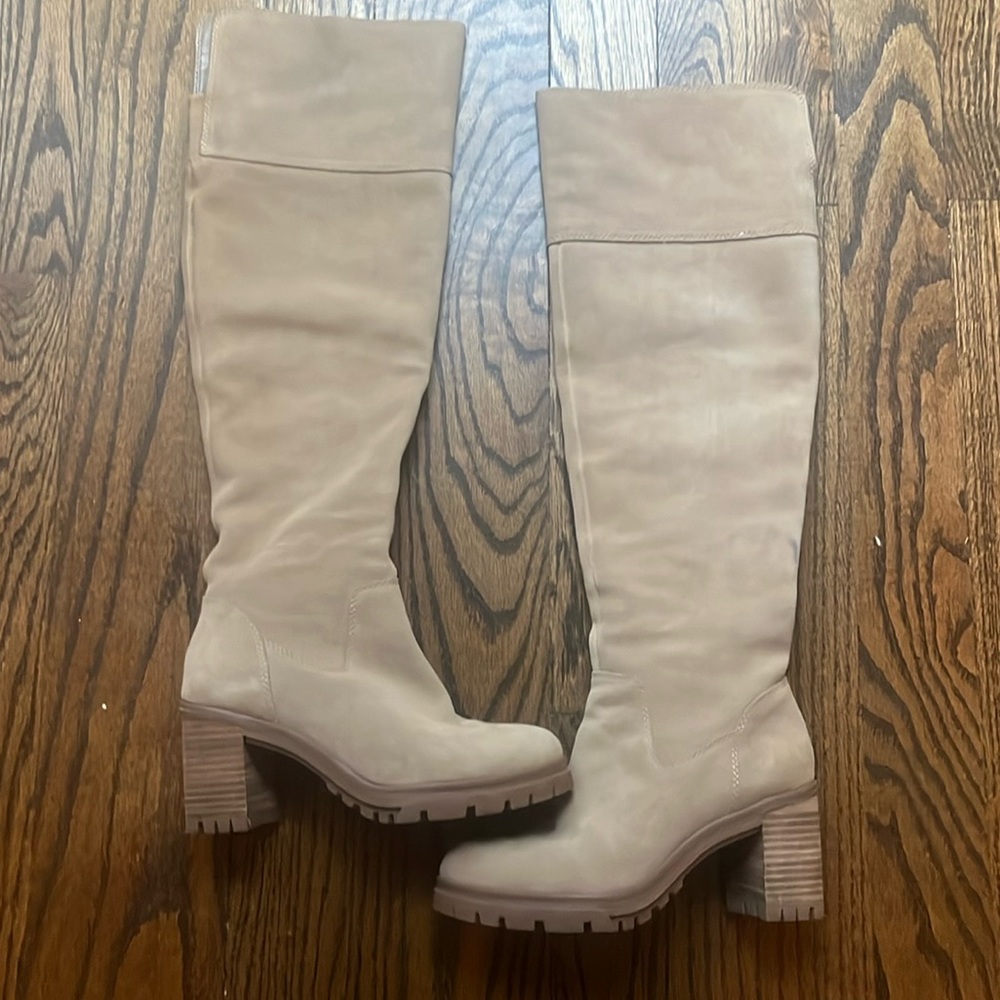 COPY - VINCE CAMUTO  DASEMMA SUEDE BOOTS SIZE 6.5